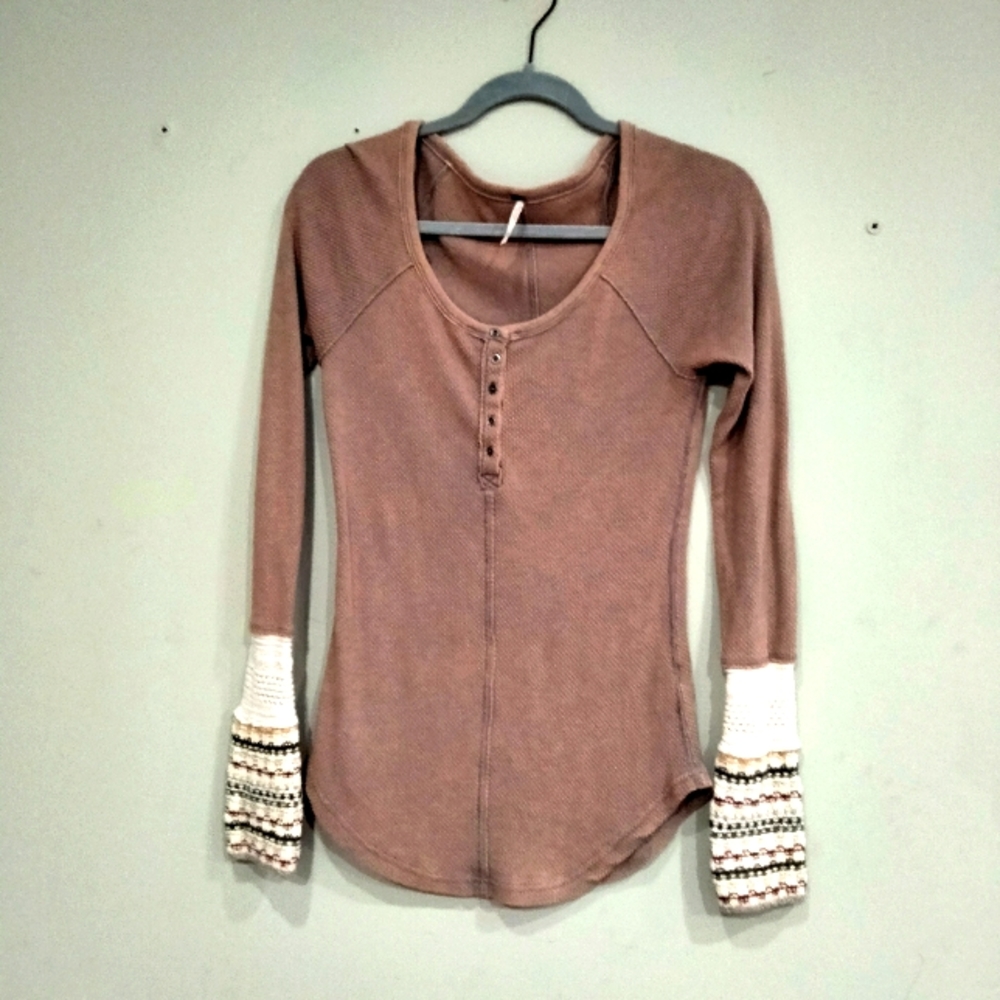 Free People top shirt. Size Medium.